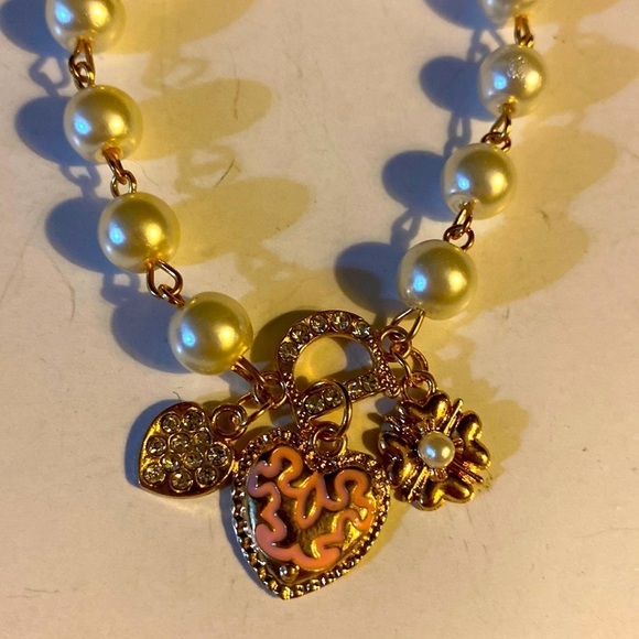 NWOT Charm Bracelet, Faux Pearl, Rhinestone, Heart, Daisy, 6-8”‌, Romantic‌‌‌ - Picture 3 of 8